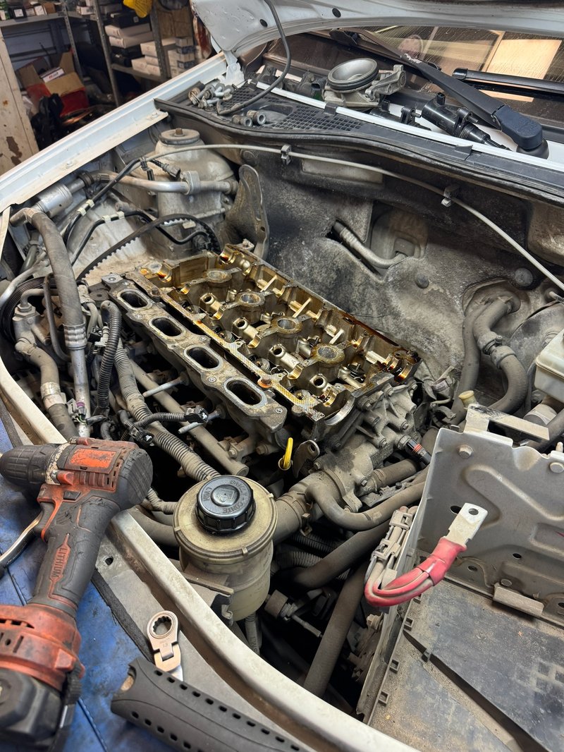 Renault Logan. 1.6 k4m_1