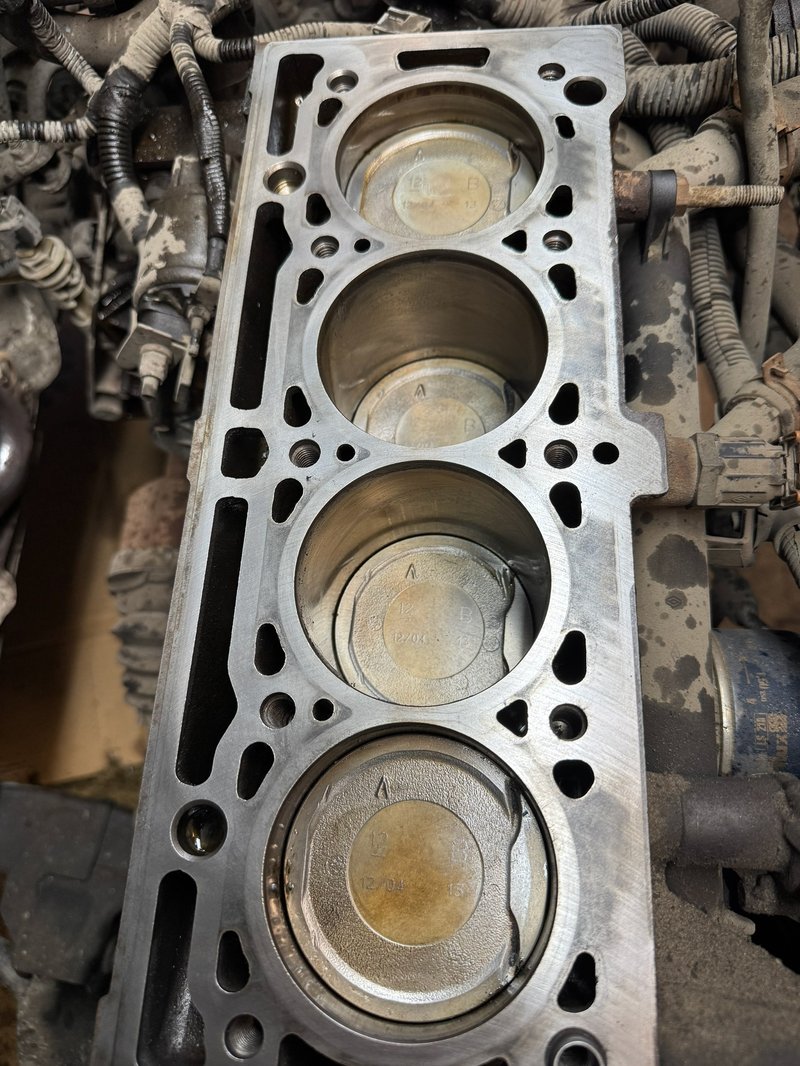 Renault Logan. 1.6 k4m_4